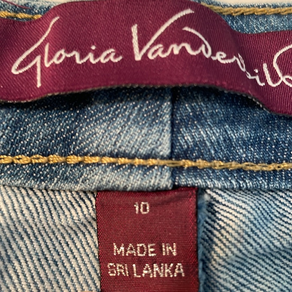 Gloria Vanderbilt Bermuda Jean Shorts - Picture 4 of 5